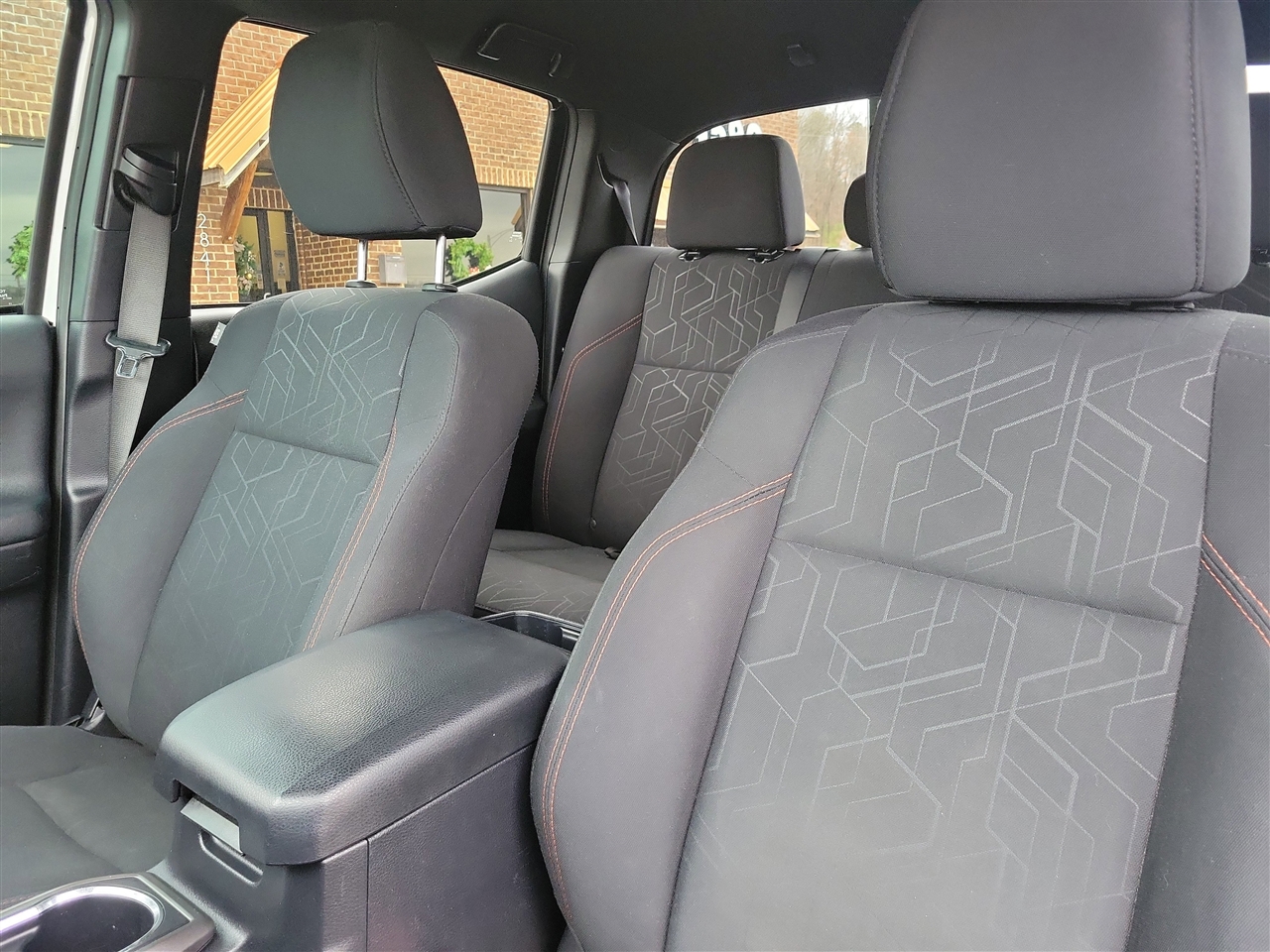 Toyota Tacoma SR5 Double Cab Long Bed V6 6AT 2WD 2017