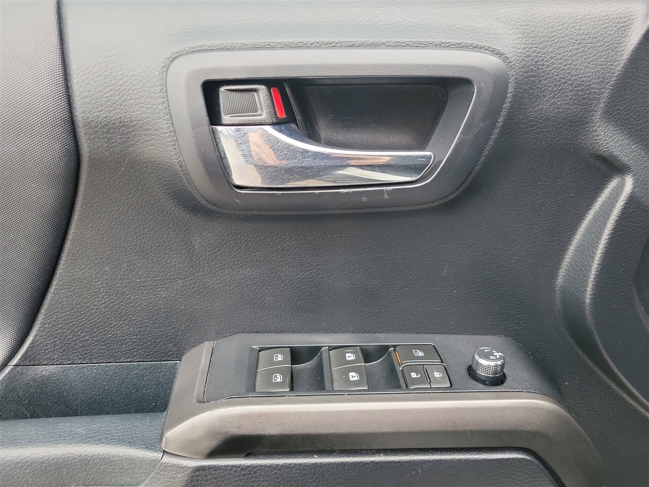 Toyota Tacoma SR5 Double Cab Long Bed V6 6AT 2WD 2017