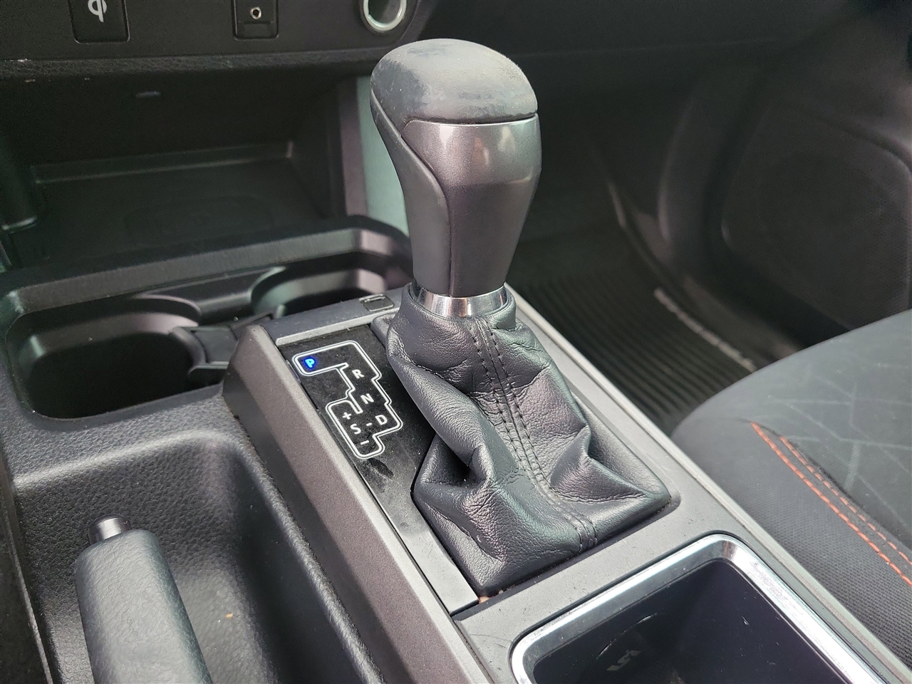 Toyota Tacoma SR5 Double Cab Long Bed V6 6AT 2WD 2017