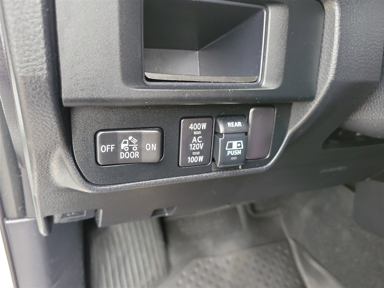 Toyota Tacoma SR5 Double Cab Long Bed V6 6AT 2WD 2017