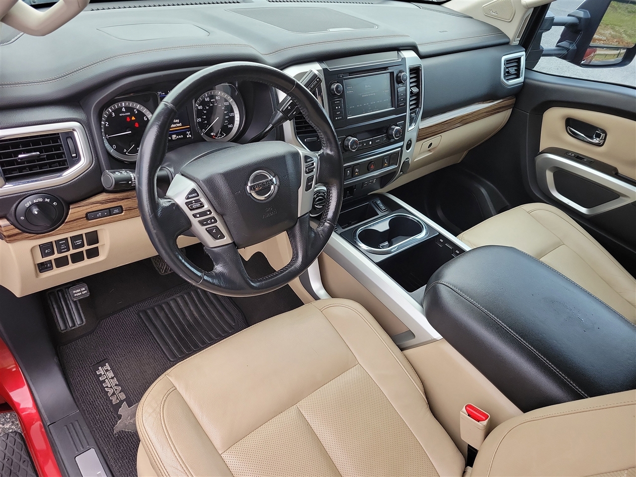 Nissan Titan SL Crew Cab 4WD 2019