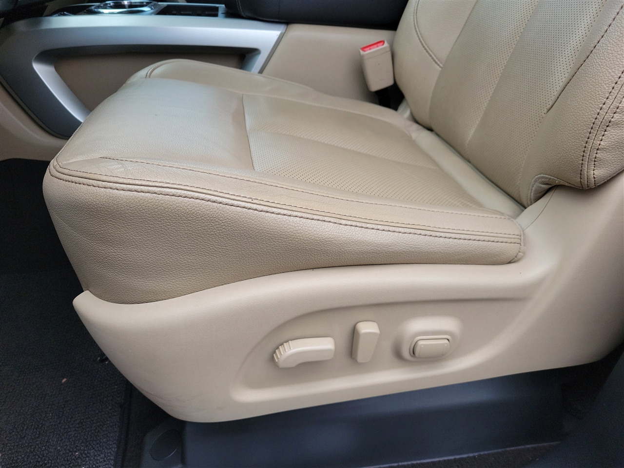 Nissan Titan SL Crew Cab 4WD 2019