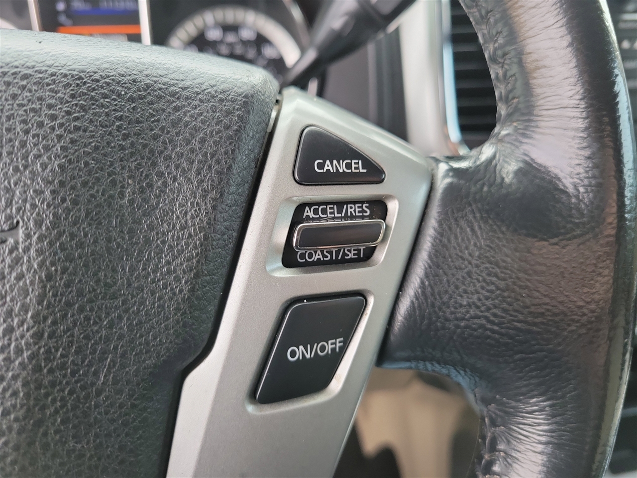 Nissan Titan SL Crew Cab 4WD 2019