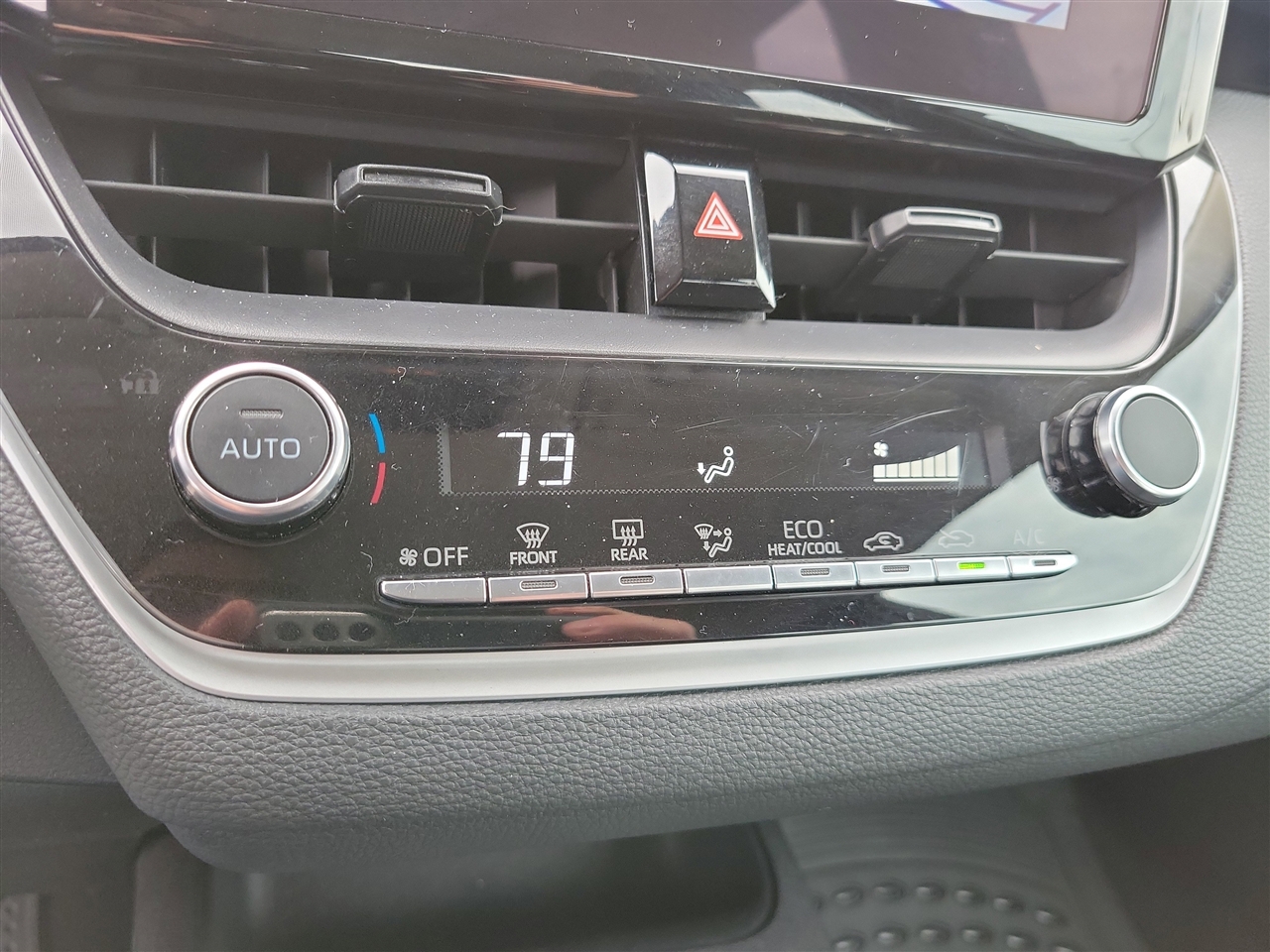 Toyota Corolla LE 2024