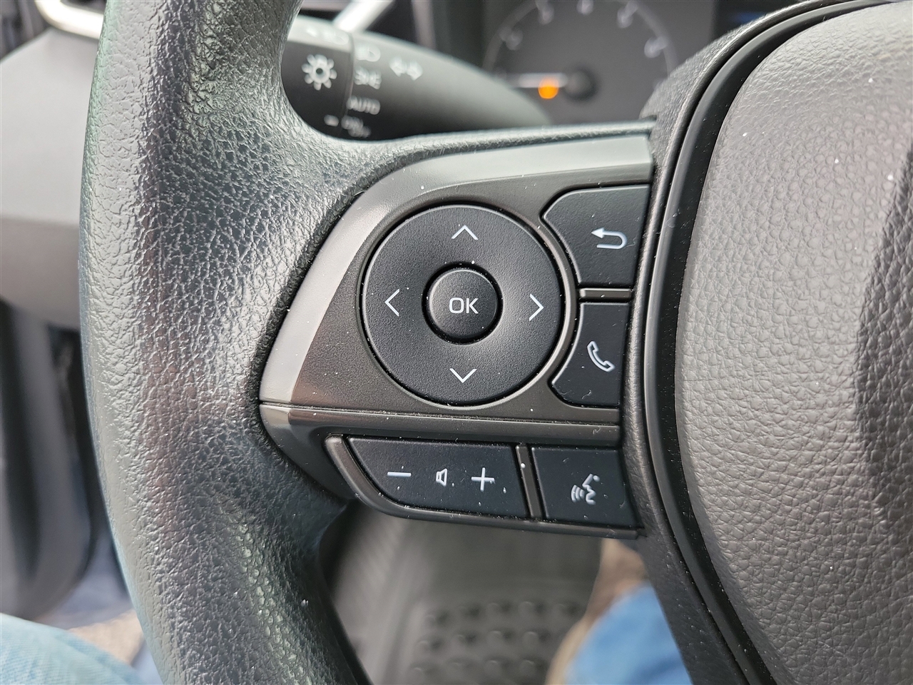 Toyota Corolla LE 2024