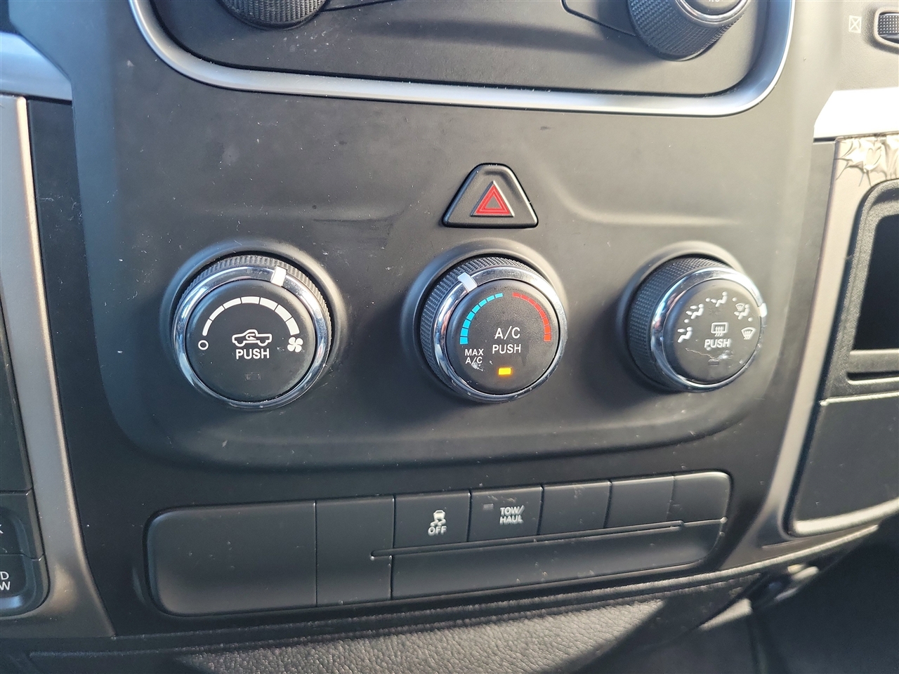 RAM 1500 Classic Tradesman Crew Cab LWB 4WD 2019