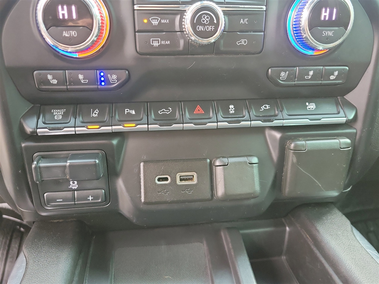 GMC Sierra 3500HD Denali Crew Cab 4WD 2020