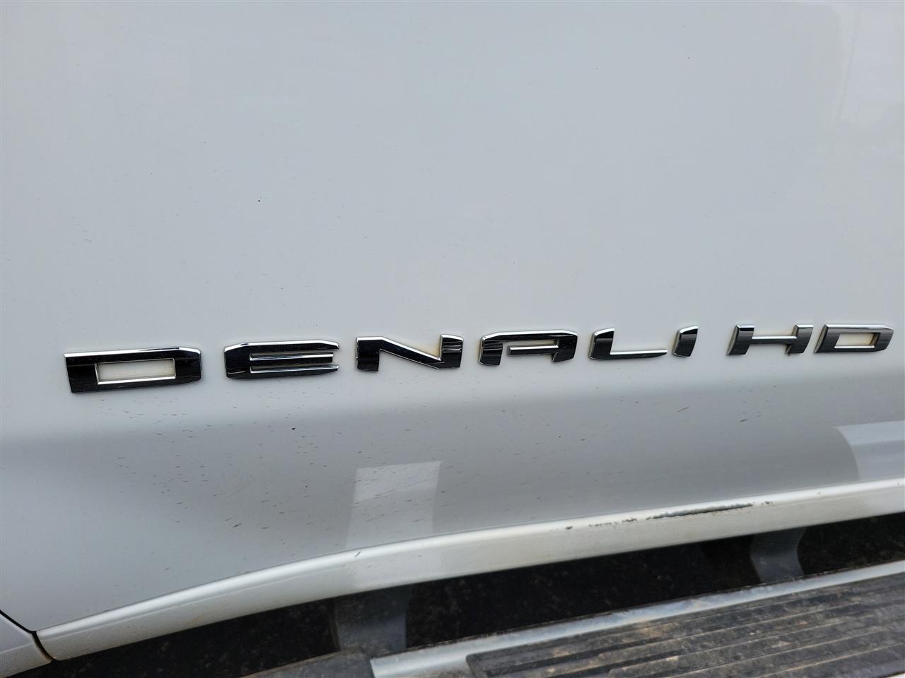 GMC Sierra 2500HD Denali Crew Cab 4WD 2020