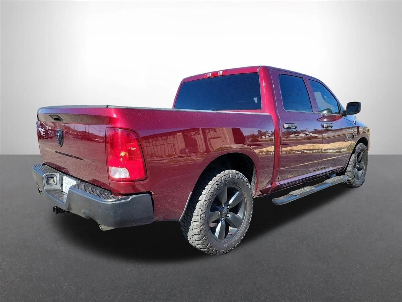 RAM 1500 Tradesman Crew Cab SWB 2WD 2018