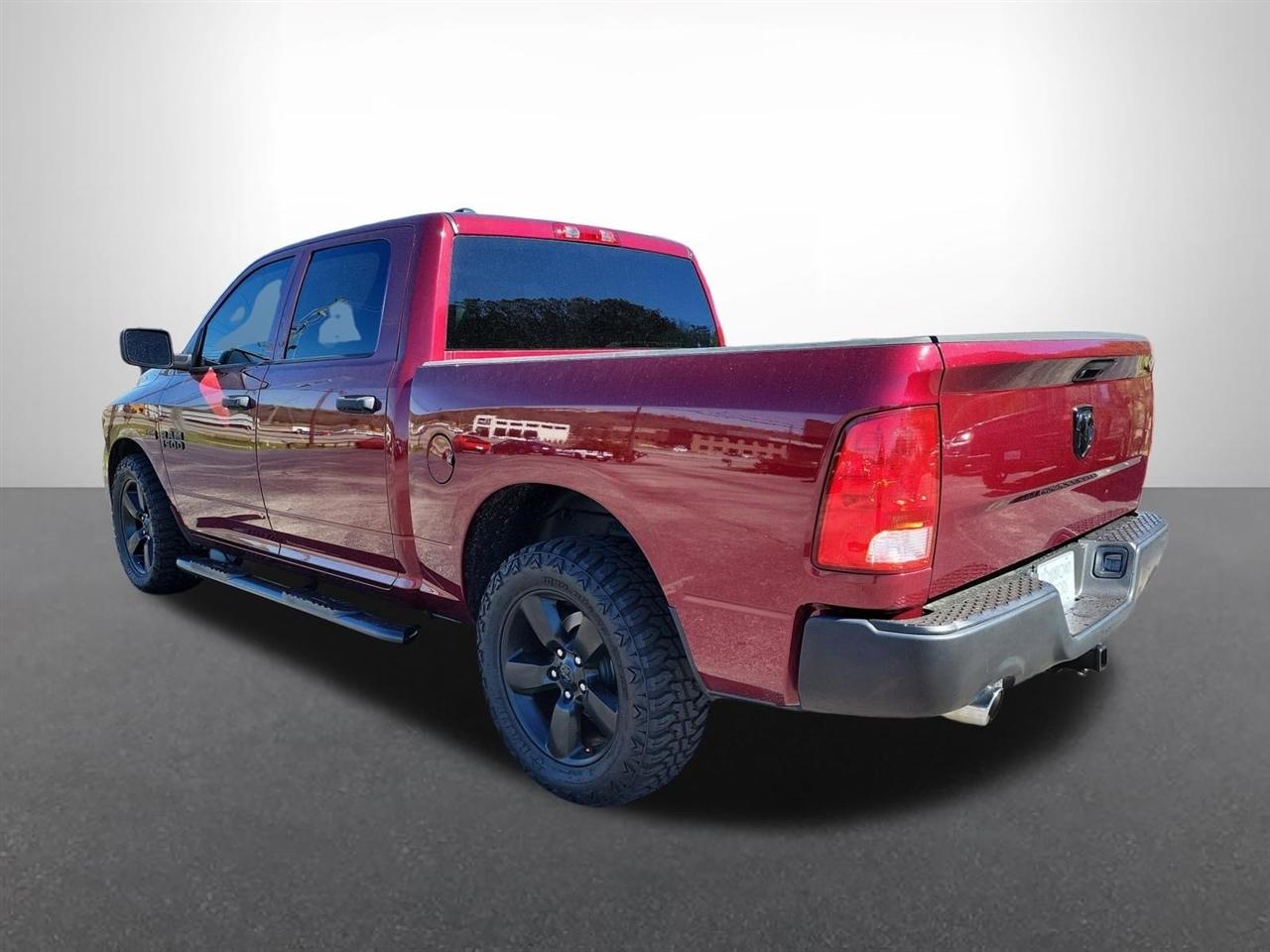 RAM 1500 Tradesman Crew Cab SWB 2WD 2018