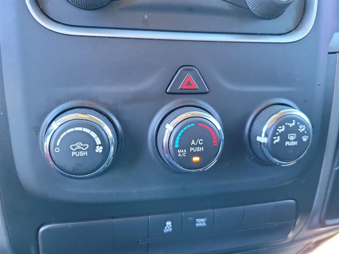 RAM 1500 Tradesman Crew Cab SWB 2WD 2018