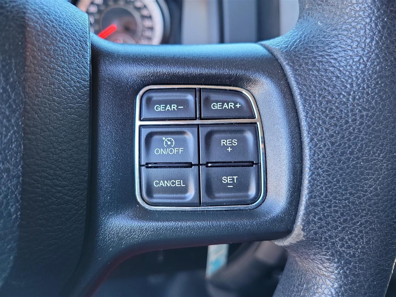 RAM 1500 Tradesman Crew Cab SWB 2WD 2018