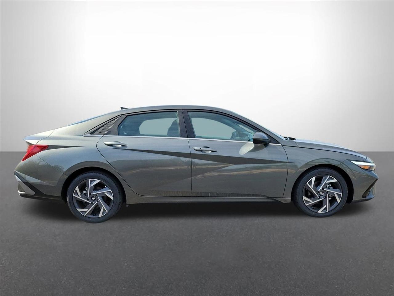 Hyundai Elantra SEL Convenience 2025