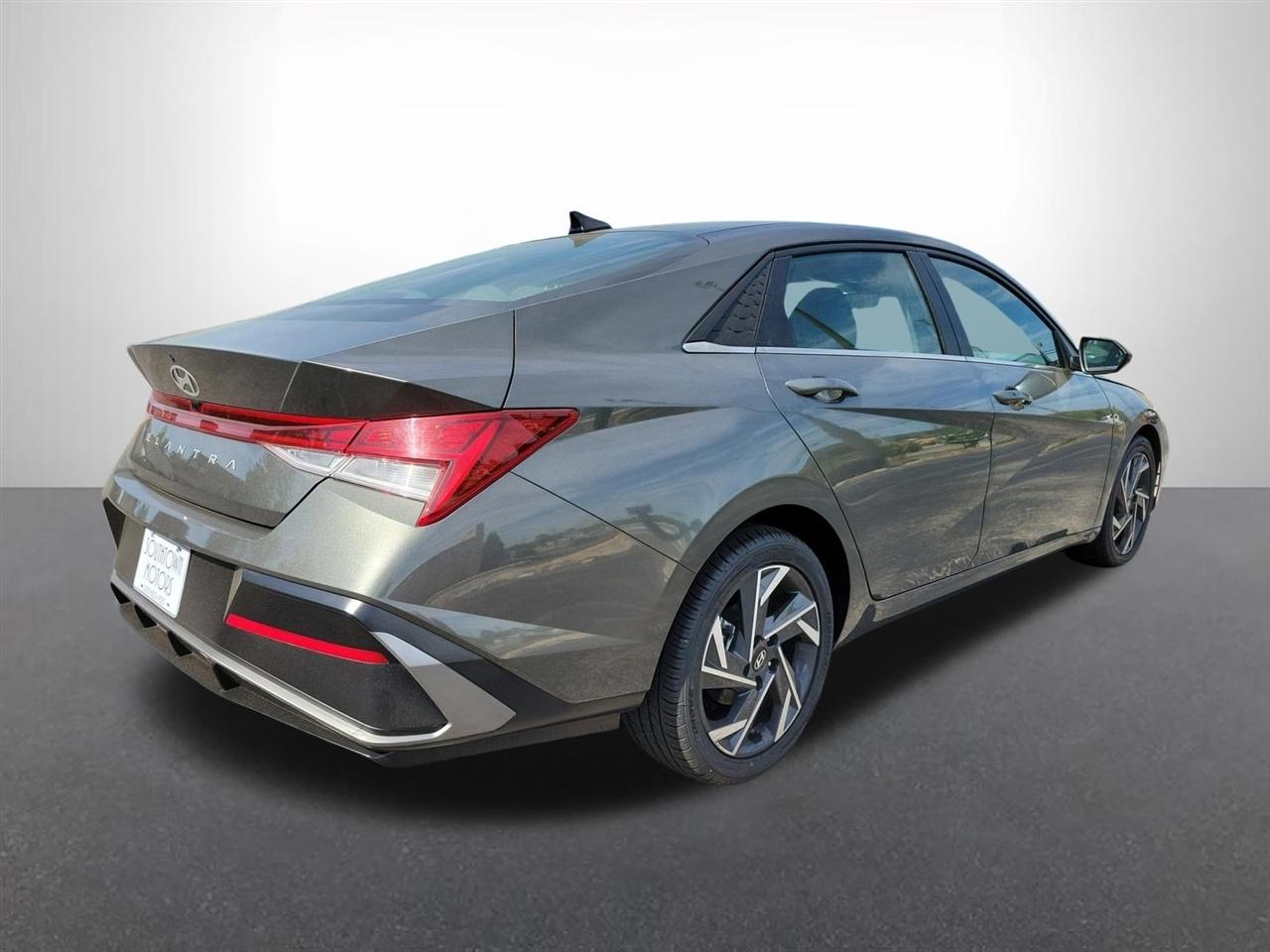Hyundai Elantra SEL Convenience 2025