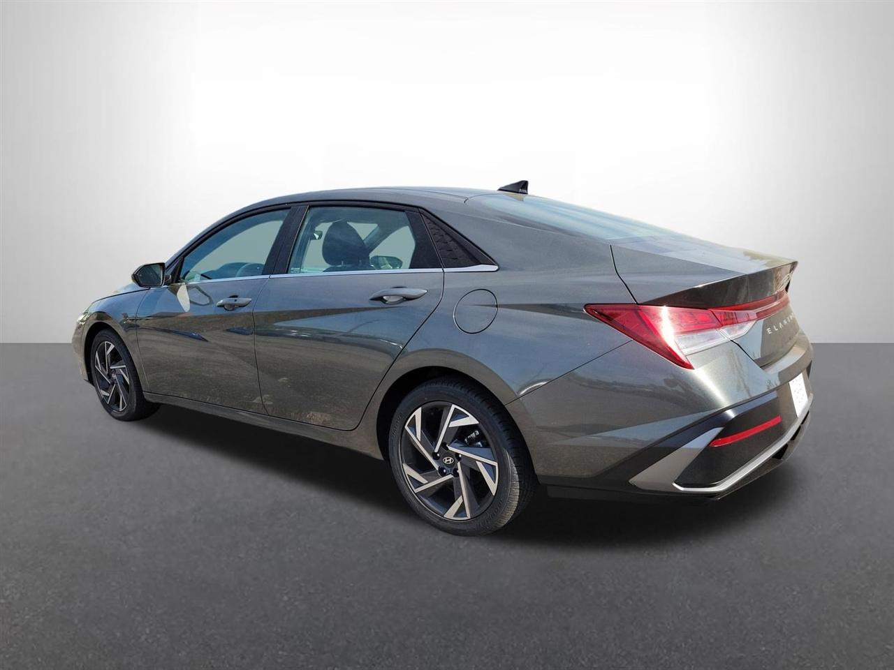 Hyundai Elantra SEL Convenience 2025
