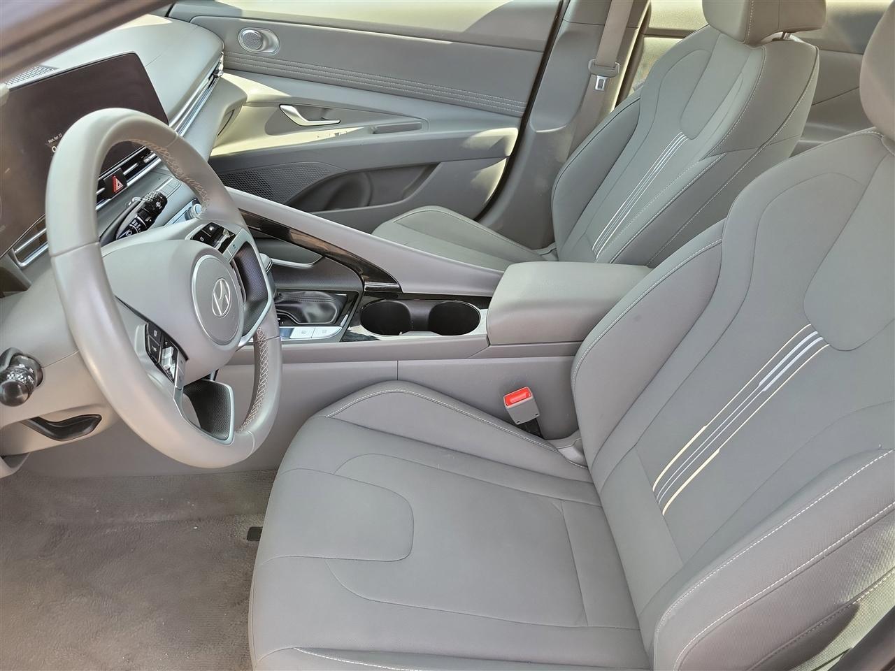 Hyundai Elantra SEL Convenience 2025