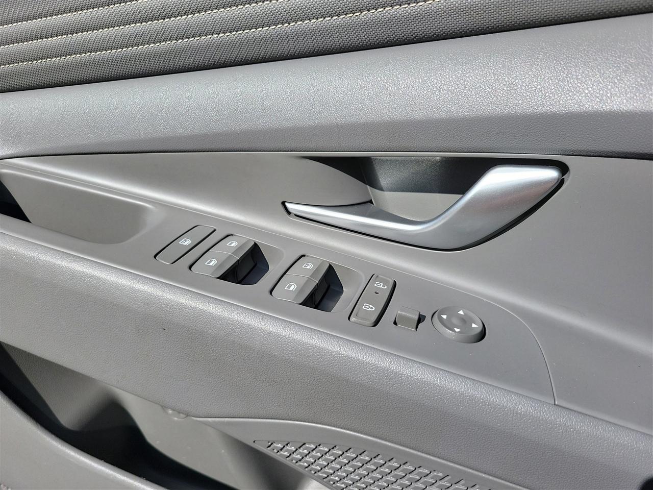 Hyundai Elantra SEL Convenience 2025