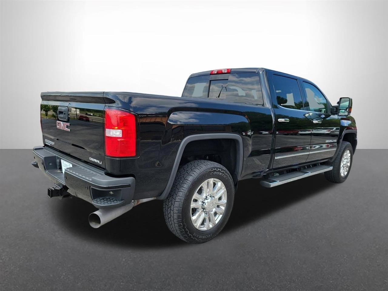 GMC Sierra 2500HD Denali Crew Cab 4WD 2018