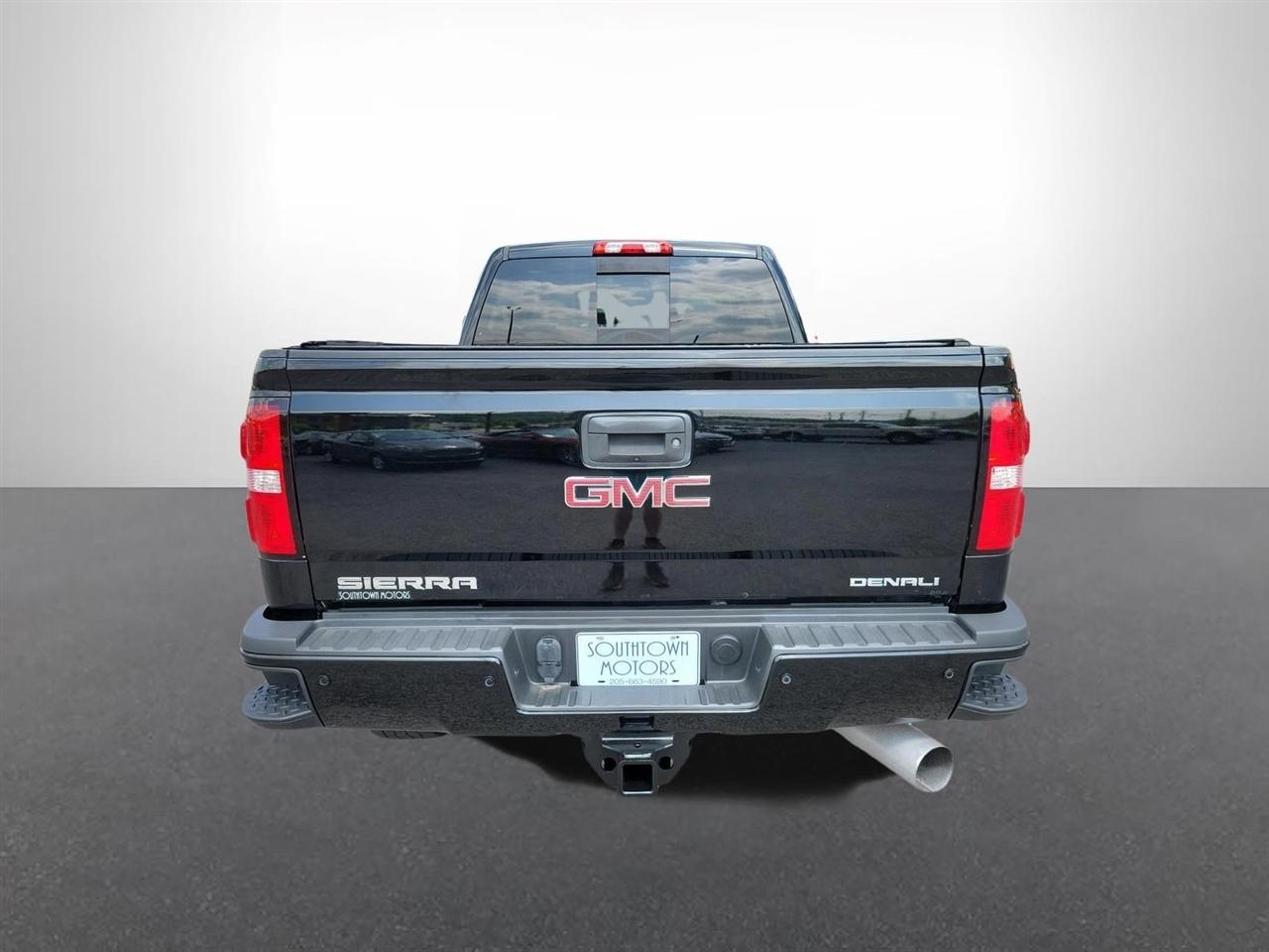 GMC Sierra 2500HD Denali Crew Cab 4WD 2018