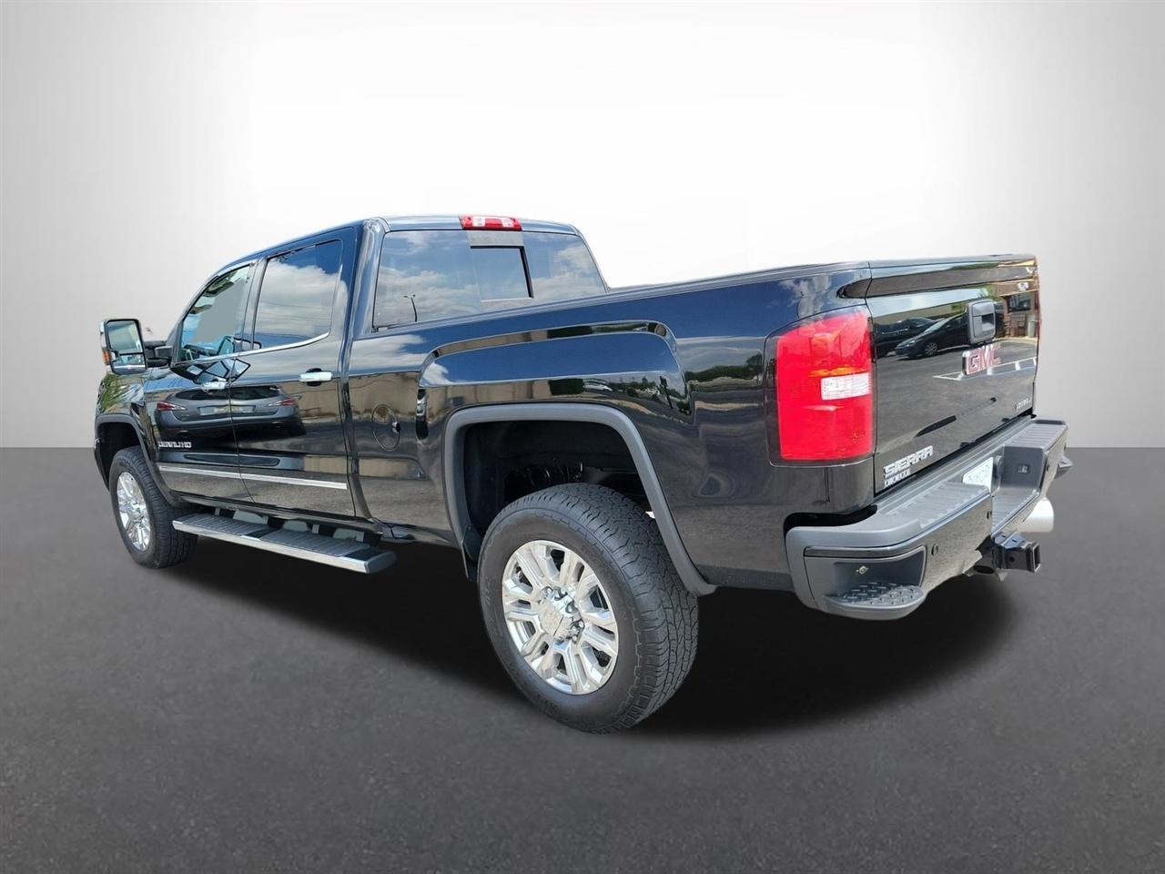 GMC Sierra 2500HD Denali Crew Cab 4WD 2018