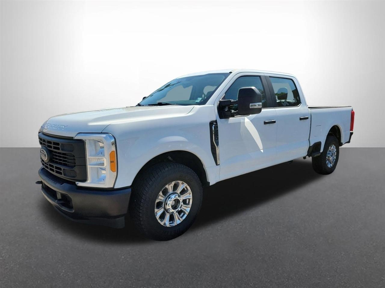 Ford F-250 SD XL Crew Cab 2WD 2023