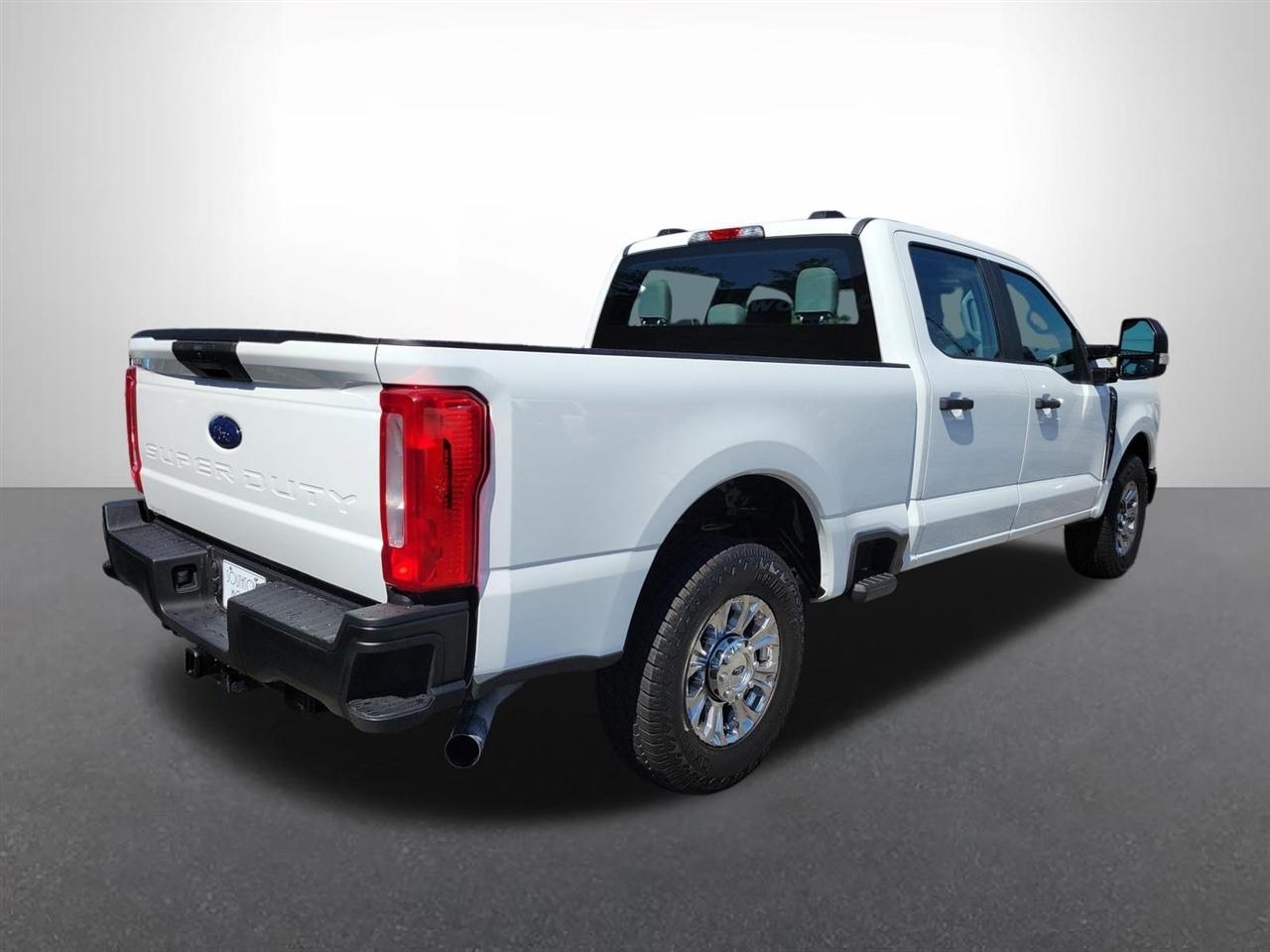 Ford F-250 SD XL Crew Cab 2WD 2023