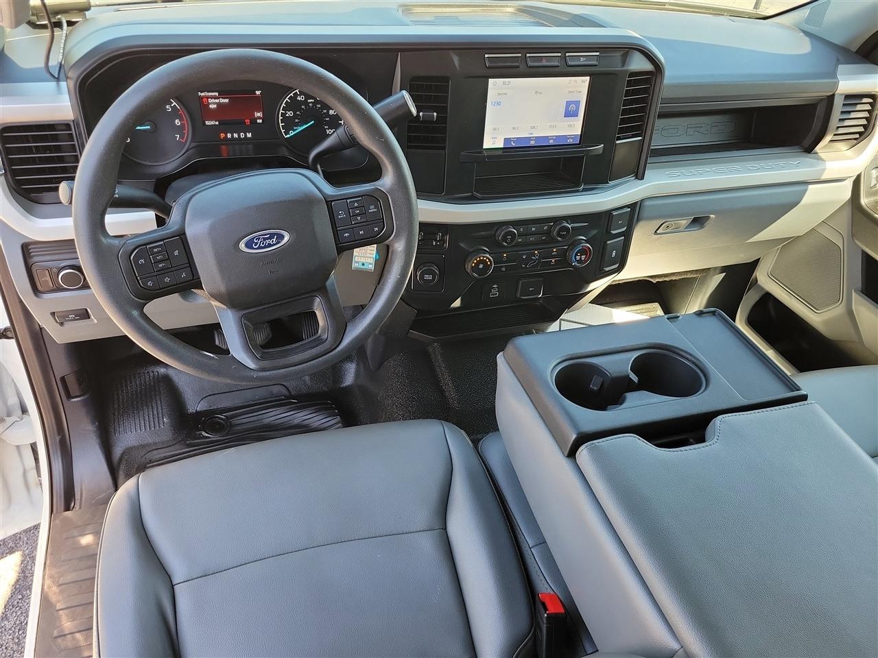 Ford F-250 SD XL Crew Cab 2WD 2023