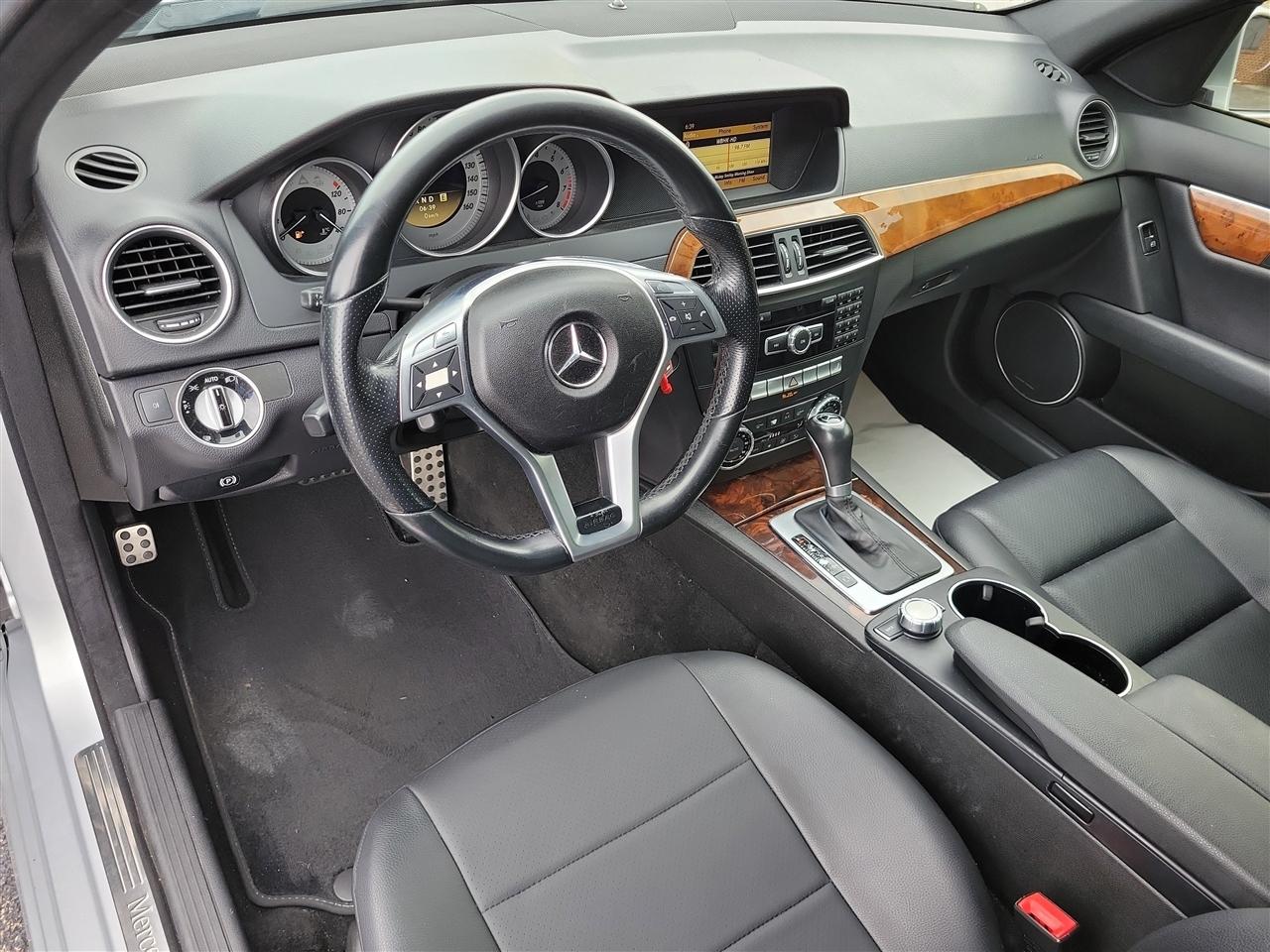 Mercedes-Benz C-Class C300 4MATIC Luxury Sedan 2012