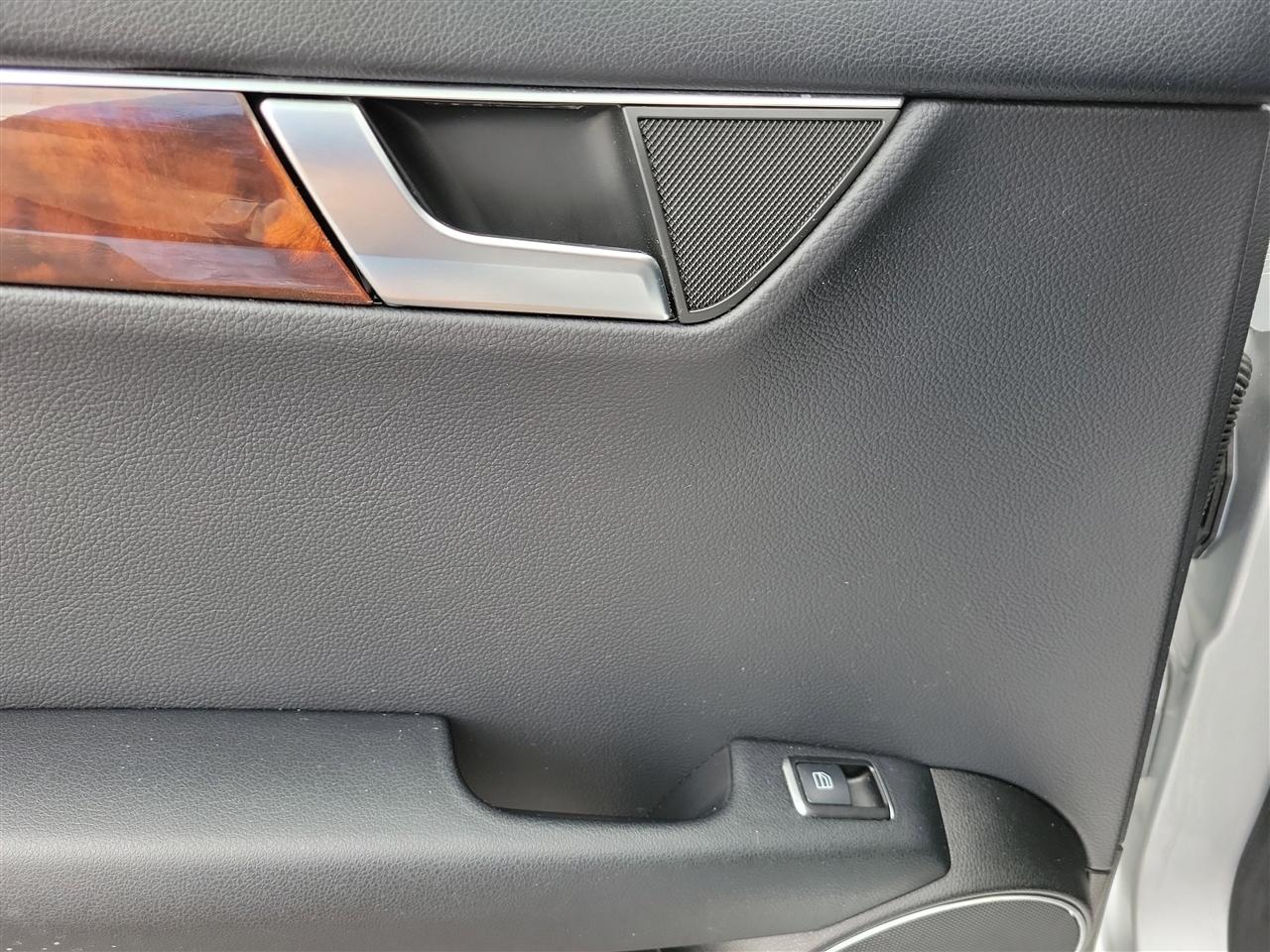 Mercedes-Benz C-Class C300 4MATIC Luxury Sedan 2012