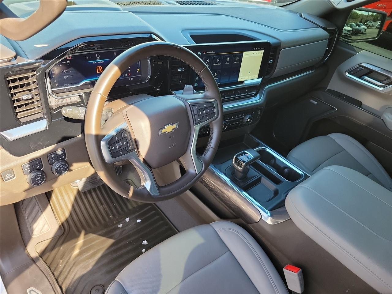 Chevrolet Silverado 1500 LTZ Crew Cab 4WD 2024