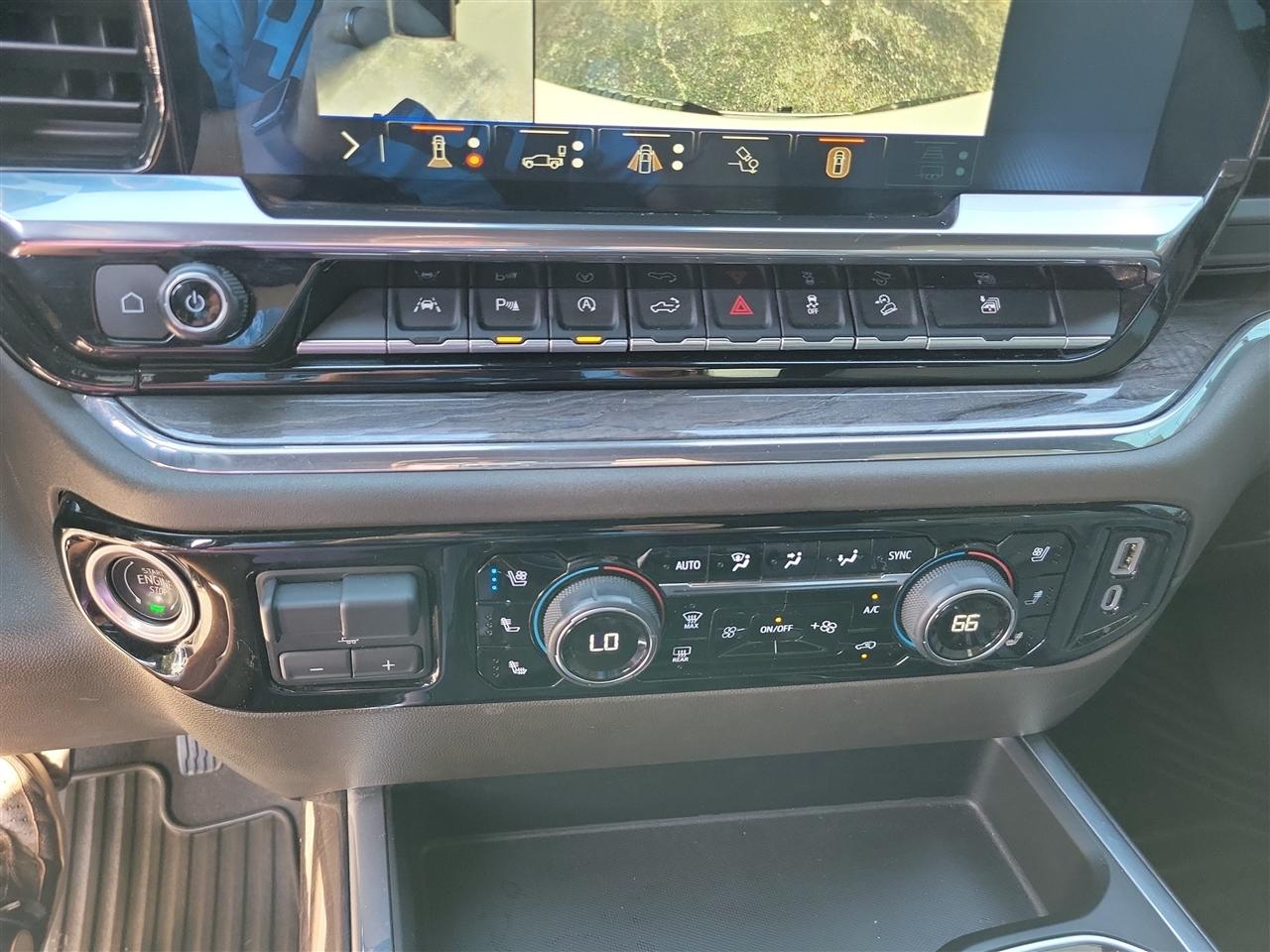 Chevrolet Silverado 1500 LTZ Crew Cab 4WD 2024
