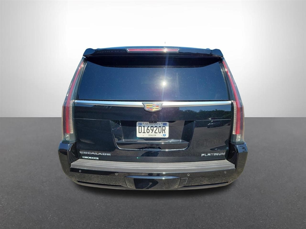 Cadillac Escalade ESV Platinum 4WD 2018