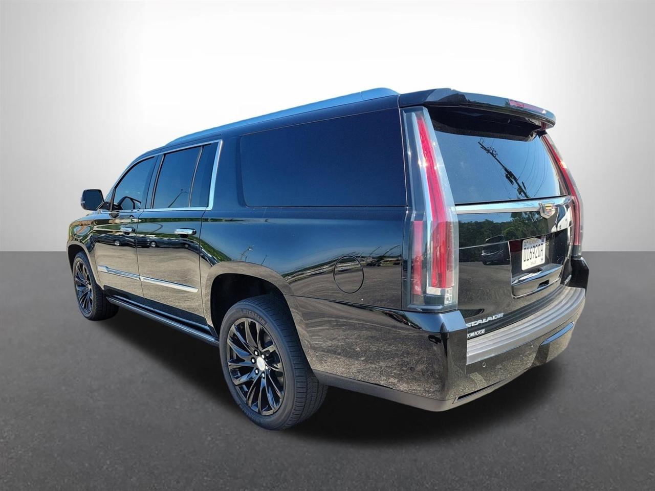 Cadillac Escalade ESV Platinum 4WD 2018