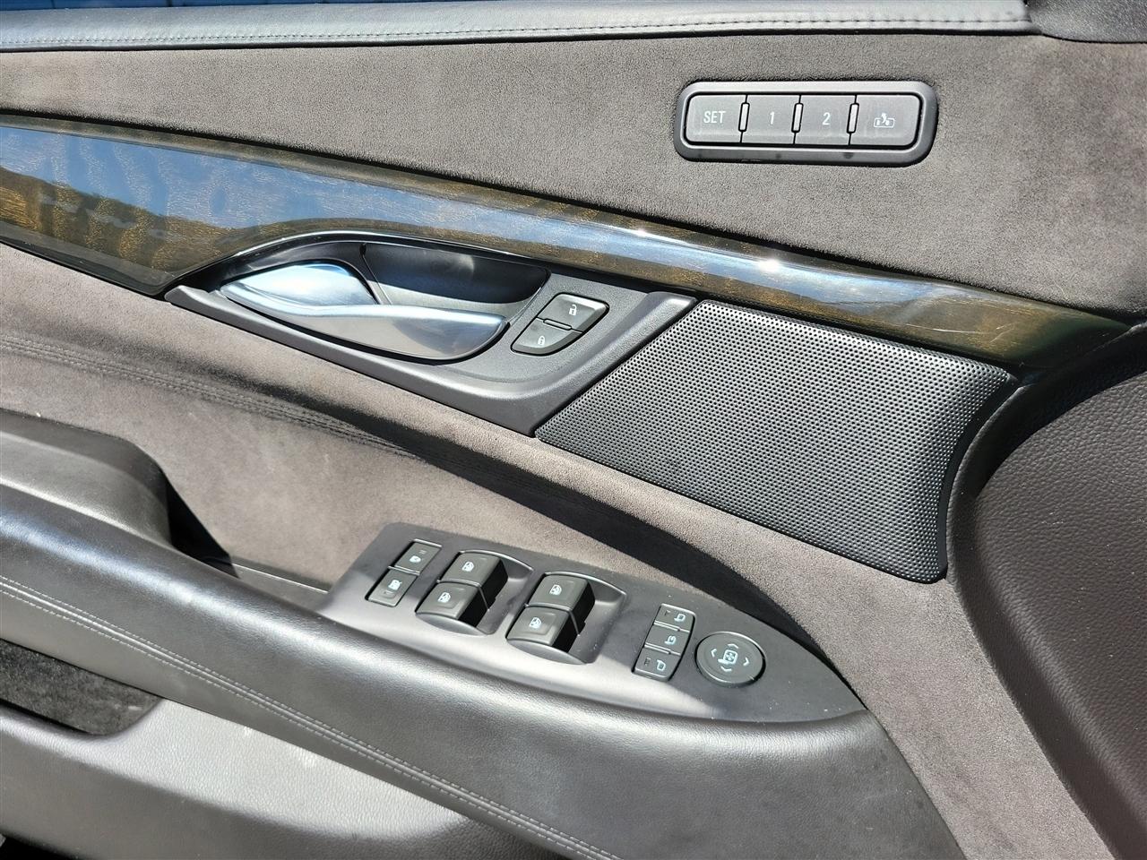 Cadillac Escalade ESV Platinum 4WD 2018