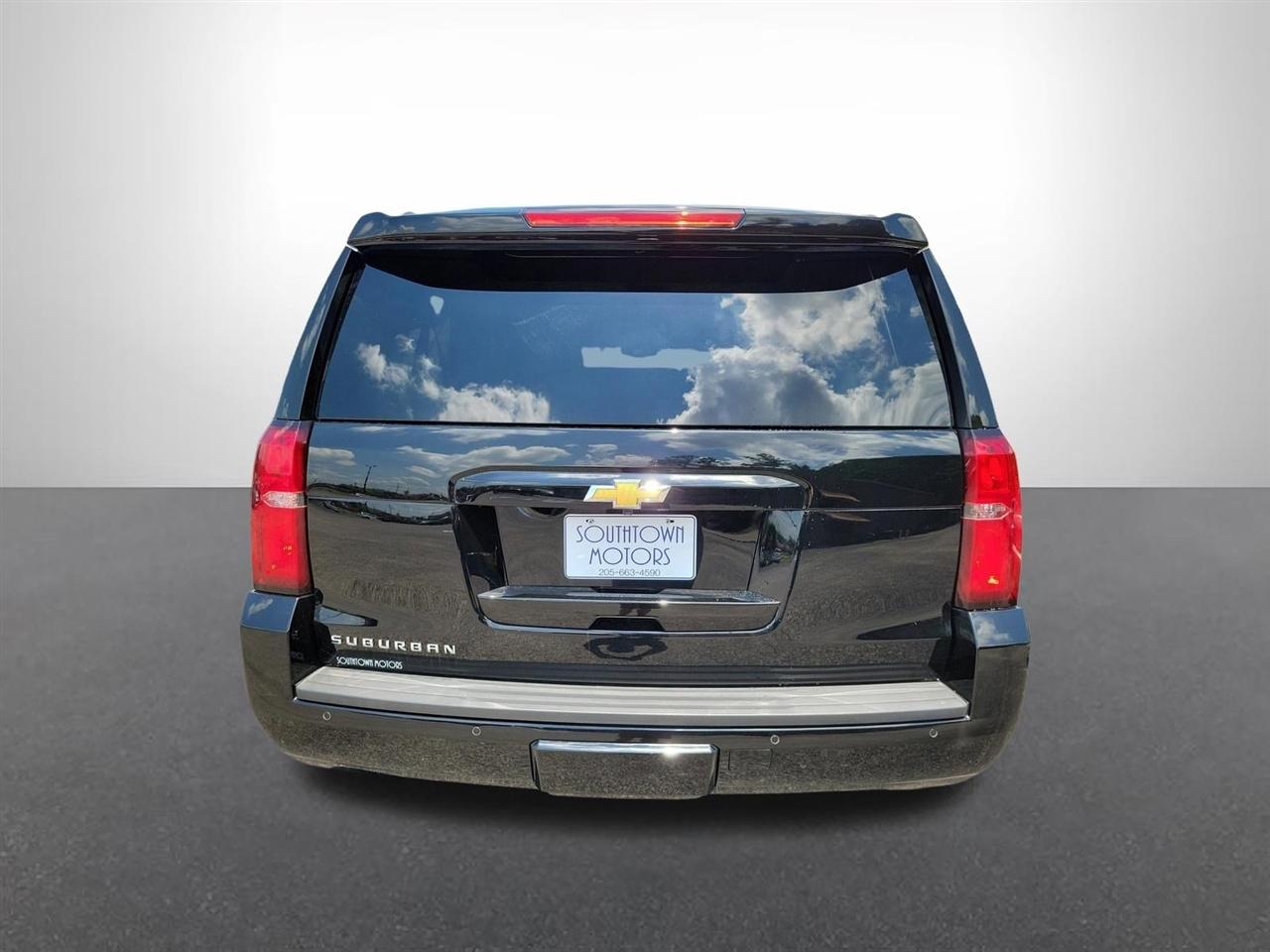 Chevrolet Suburban LT 2WD 2018