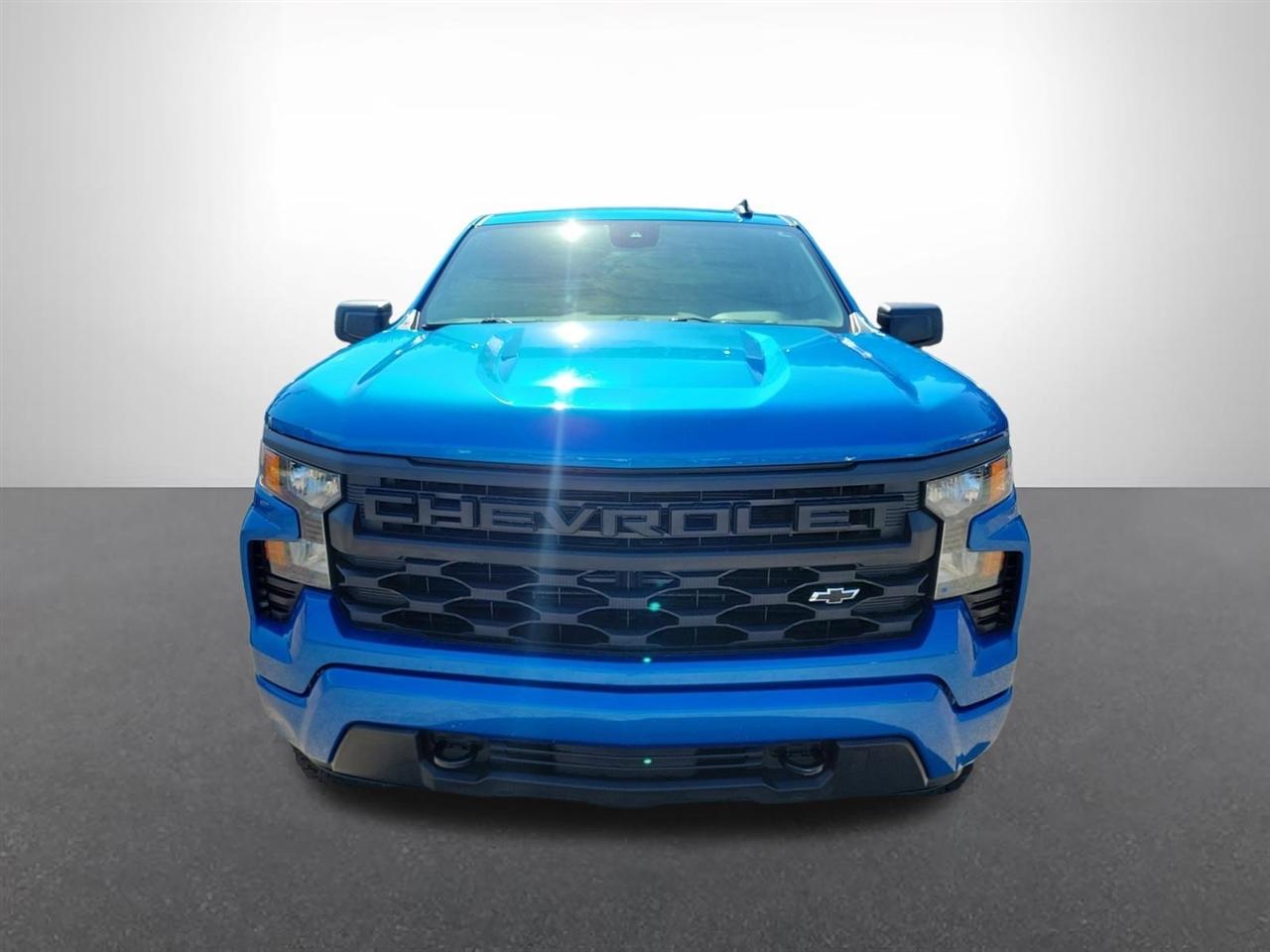 Chevrolet Silverado 1500 Custom Crew Cab 4WD 2023
