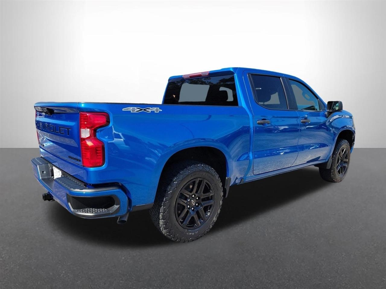 Chevrolet Silverado 1500 Custom Crew Cab 4WD 2023