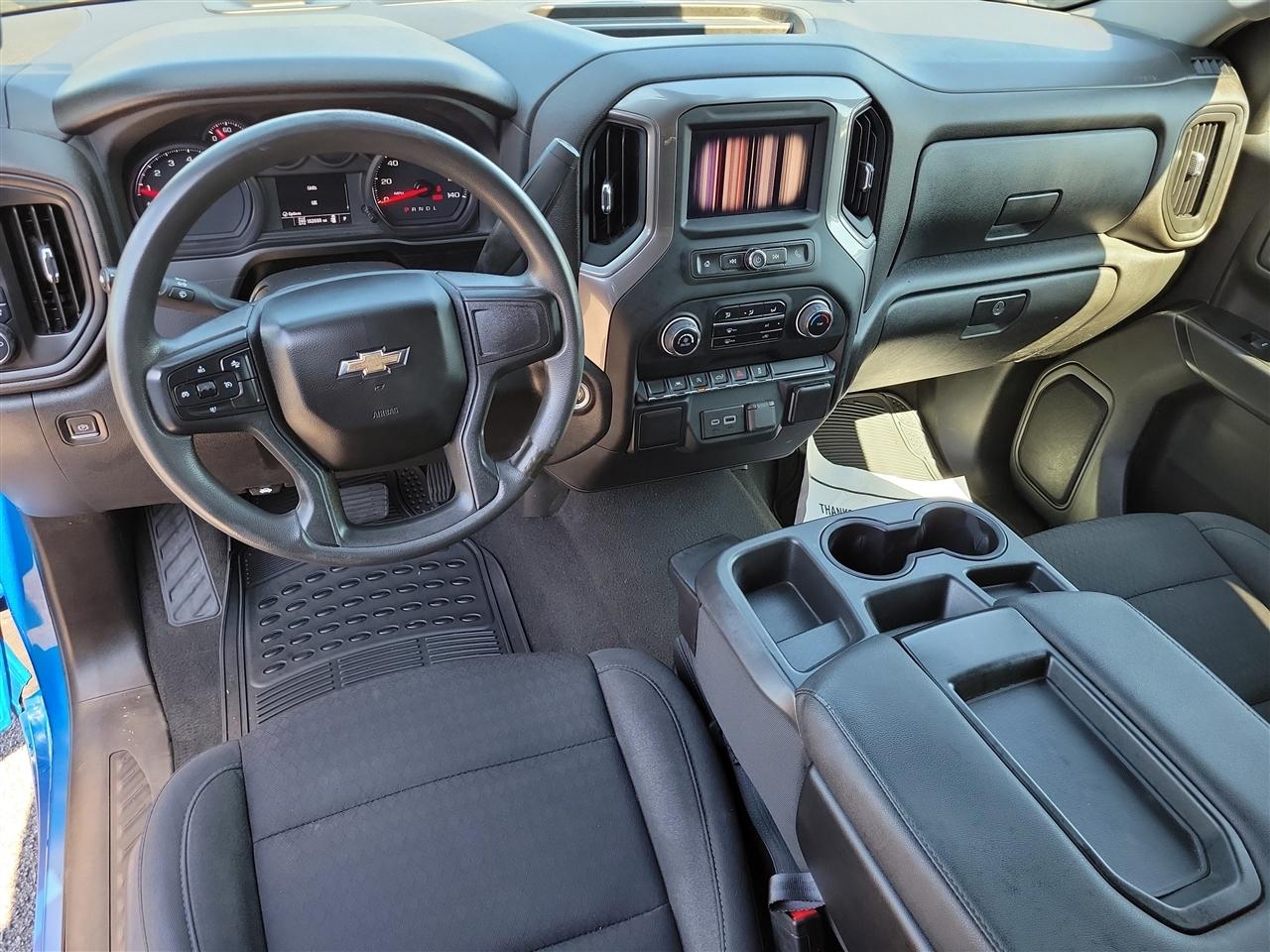 Chevrolet Silverado 1500 Custom Crew Cab 4WD 2023