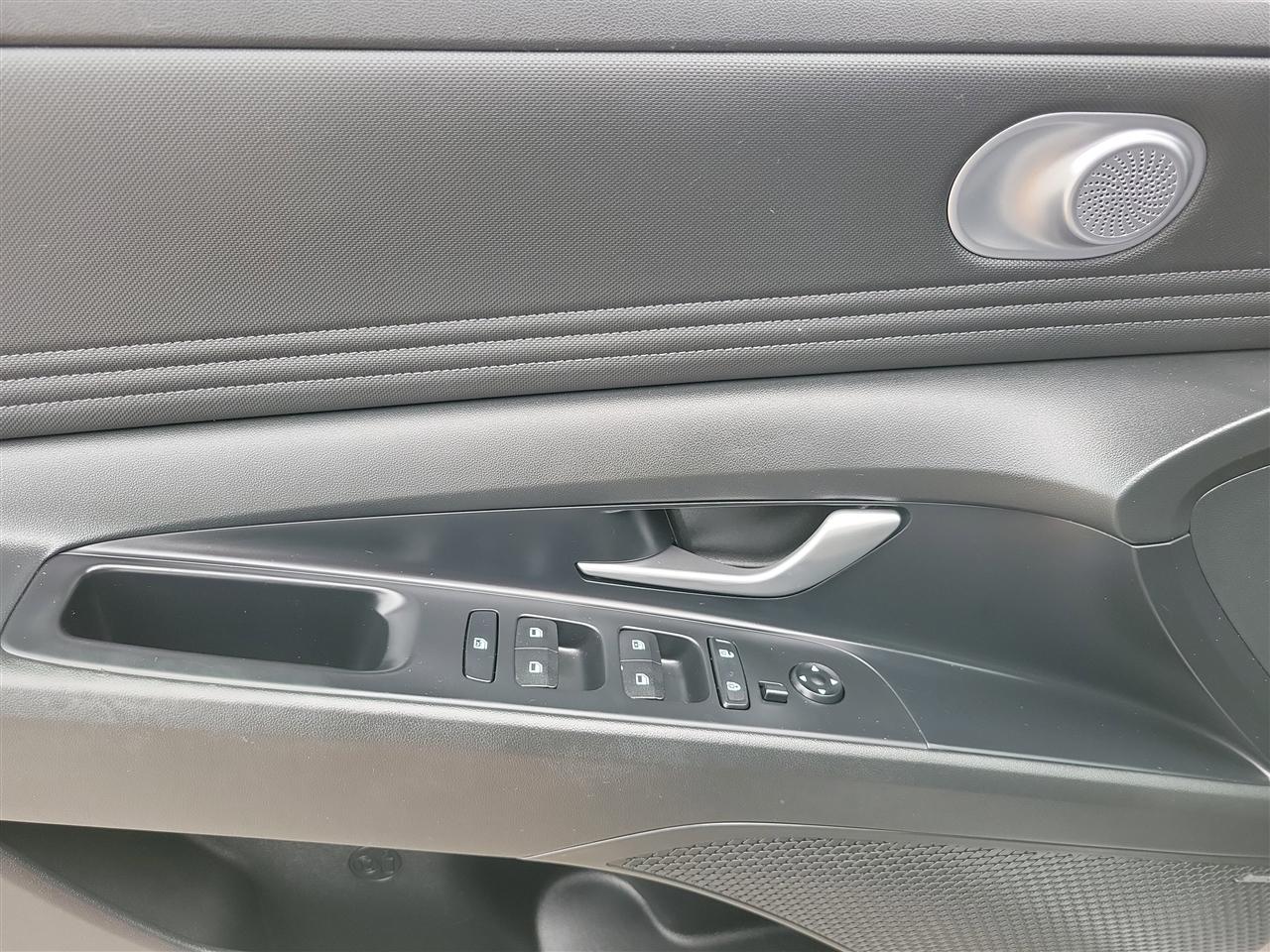Hyundai Elantra Limited 2023