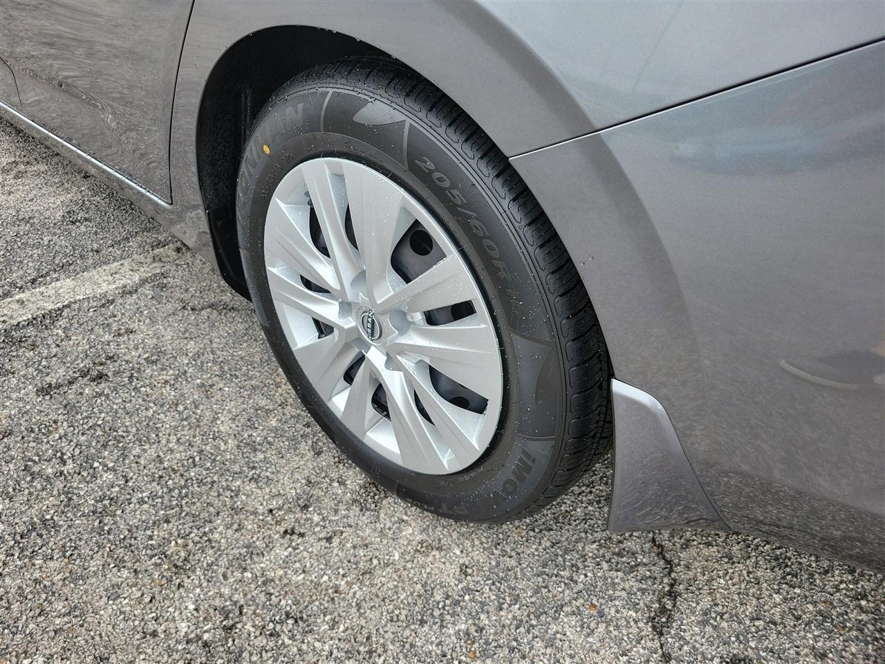 Nissan Sentra S 2024