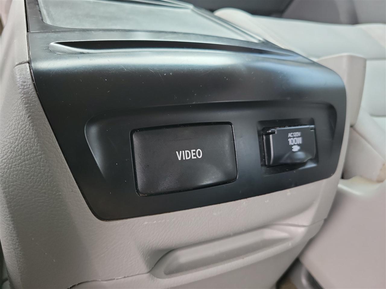 Toyota Sienna Limited Premium 7-Passenger 2017