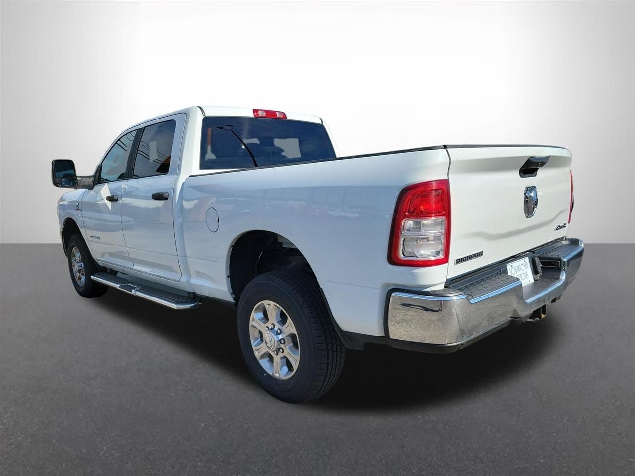 RAM 2500 Tradesman Crew Cab SWB 4WD 2024