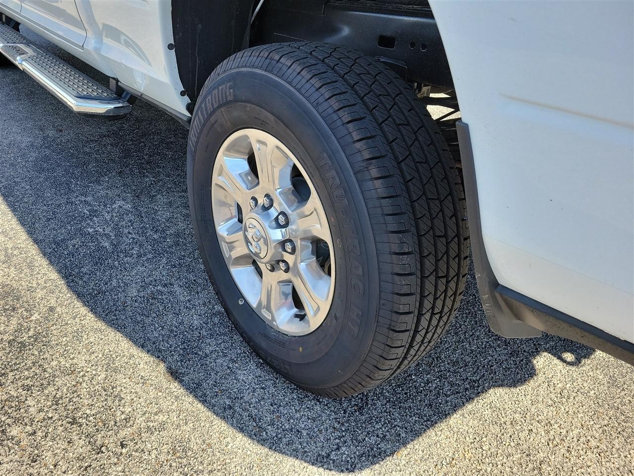 RAM 2500 Tradesman Crew Cab SWB 4WD 2024