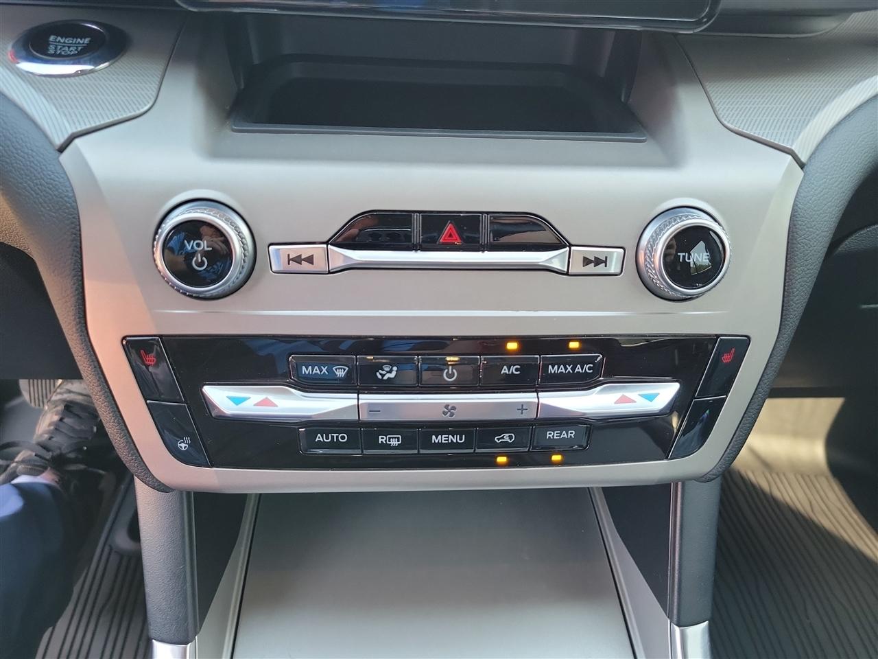 Ford Explorer  2023