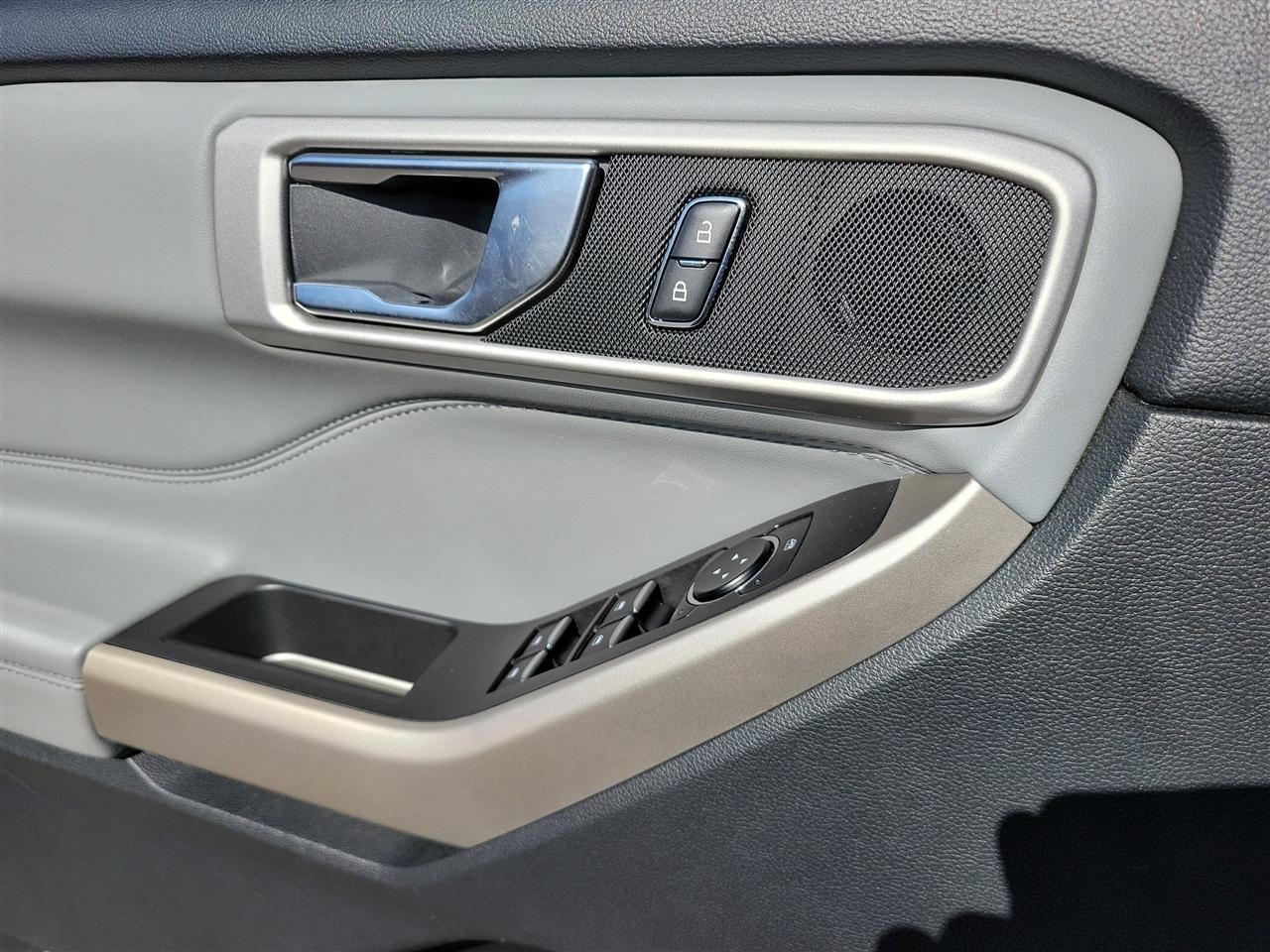 Ford Explorer  2023