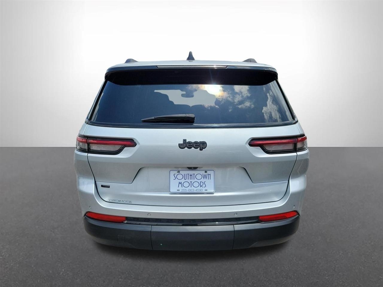 Jeep Grand Cherokee L Laredo 2021