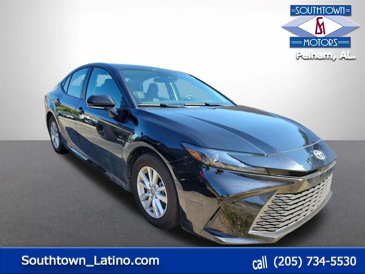 Toyota Camry Hybrid XLE 2026