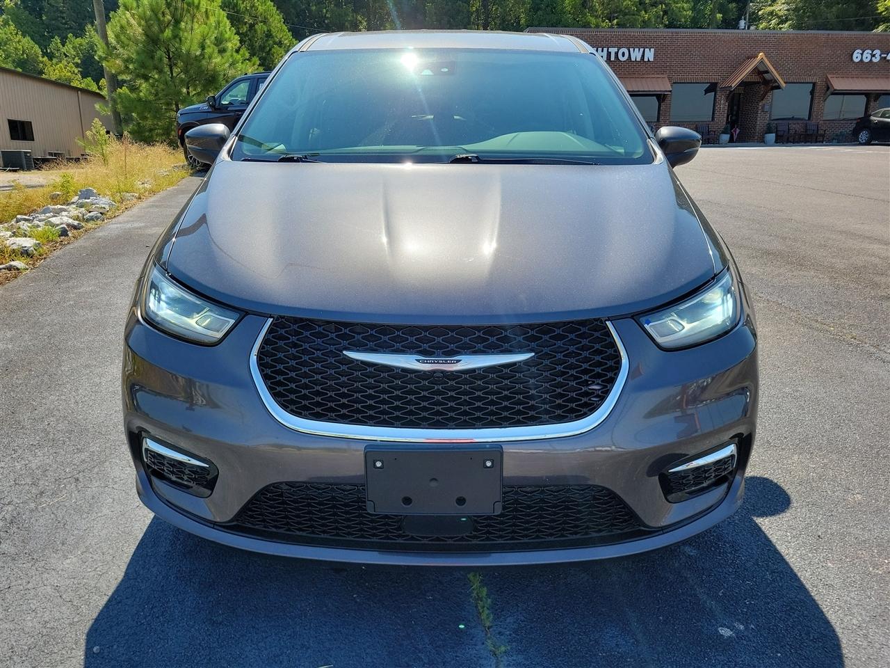 Chrysler Pacifica Touring L 2023