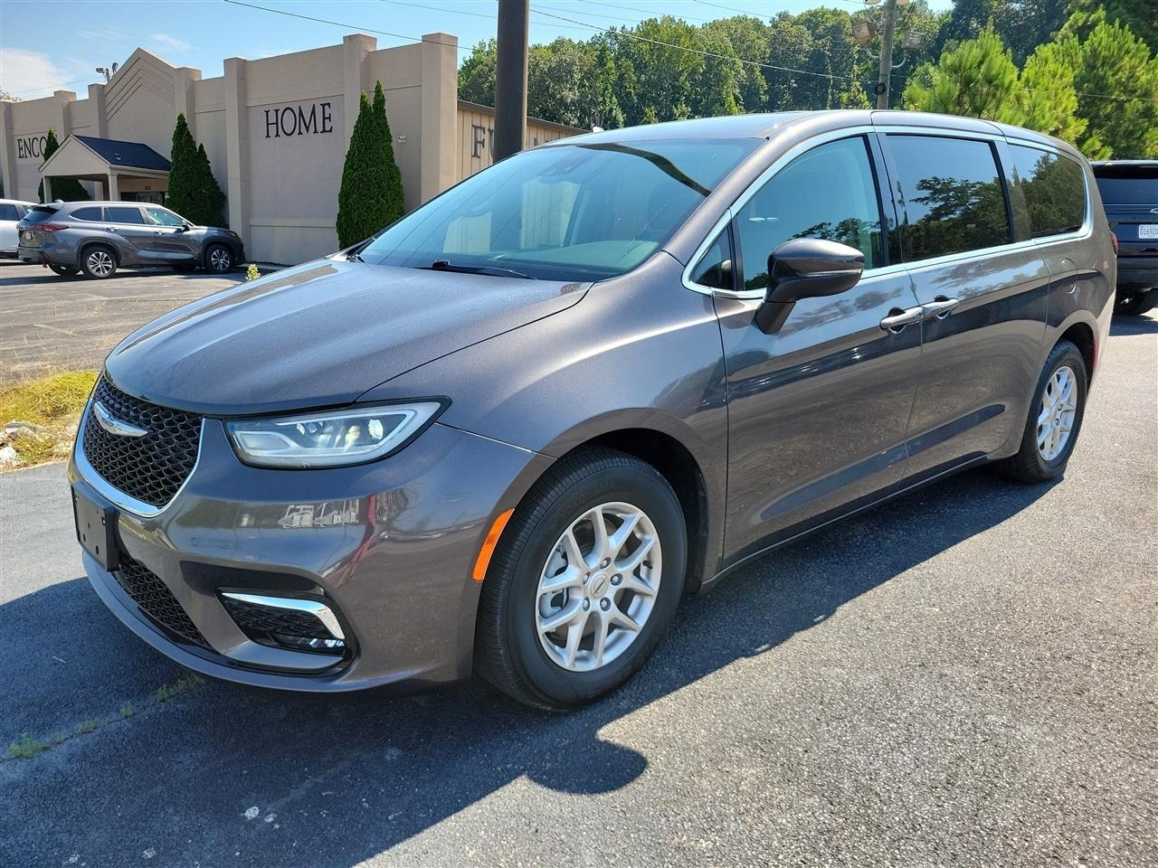 Chrysler Pacifica Touring L 2023