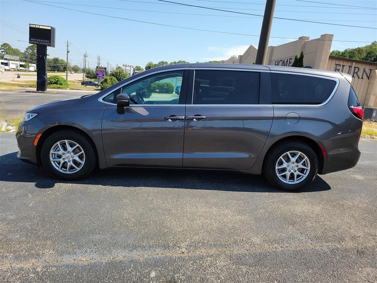 Chrysler Pacifica Touring L 2023